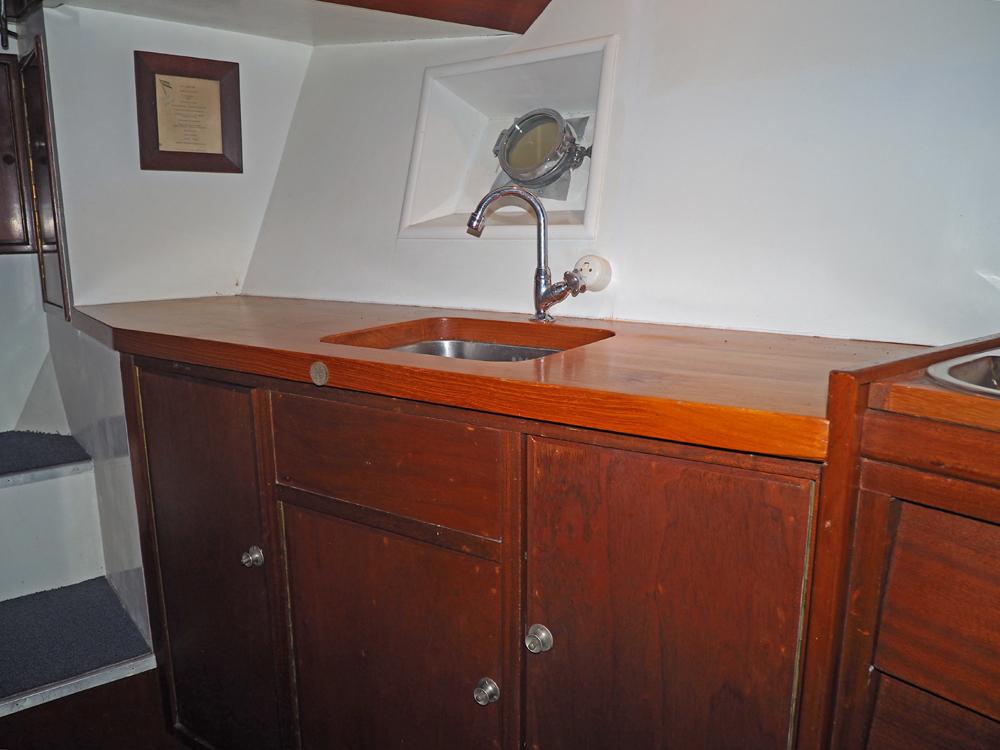 Cabin en avant, H&eacute;bergements